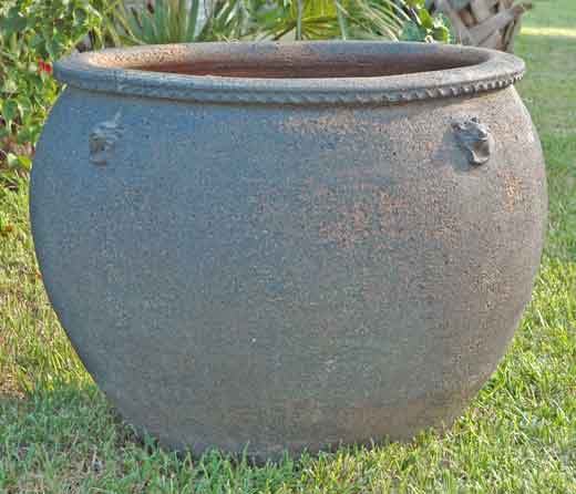 Old Stone Collection - Lion Head Planter
